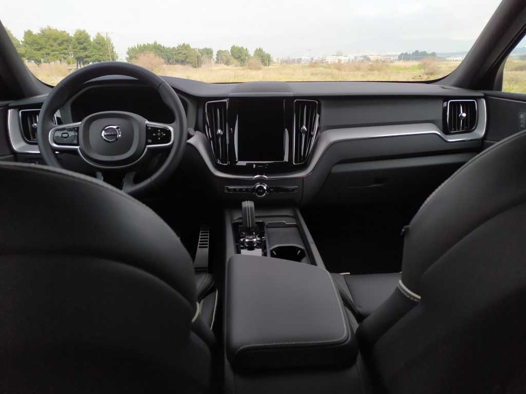 Volvo  XC60 R-Design, B4 AWD mild hybrid