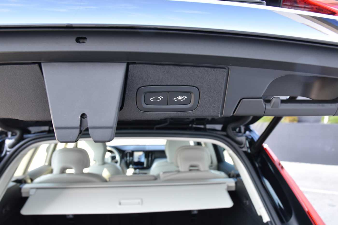 Volvo  Recharge Ultimate, T8 AWD plug-in hybrid, Ηλεκτρικό/Bενζίνη , Bright
